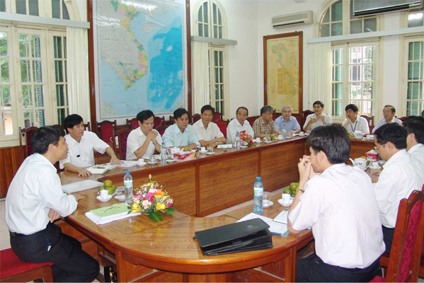 Thứ trưởng Bộ Tài nguyên và Môi trường Nguyễn Xuân Cường đã thăm và làm việc với cán bộ, lãnh đạo Cục Địa chất và Khoáng sản Việt Nam