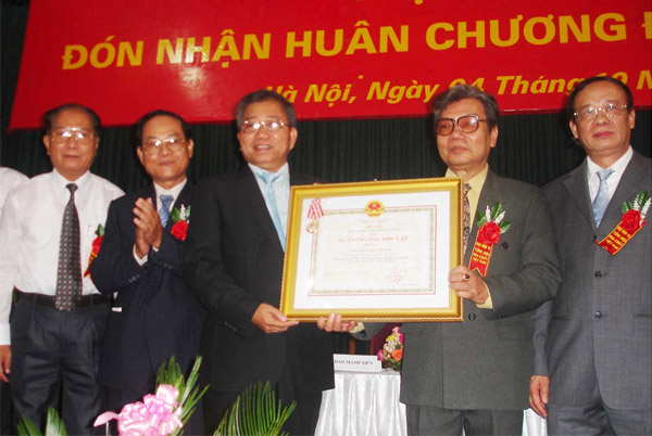 Tổng hội ĐCVN đón nhận Huân chương Độc lập hạng ba