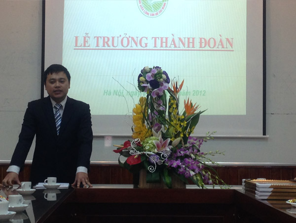 Đồng chí Nguyễn Xuân Quang- Bí thư đoàn Thanh niên phát biểu
