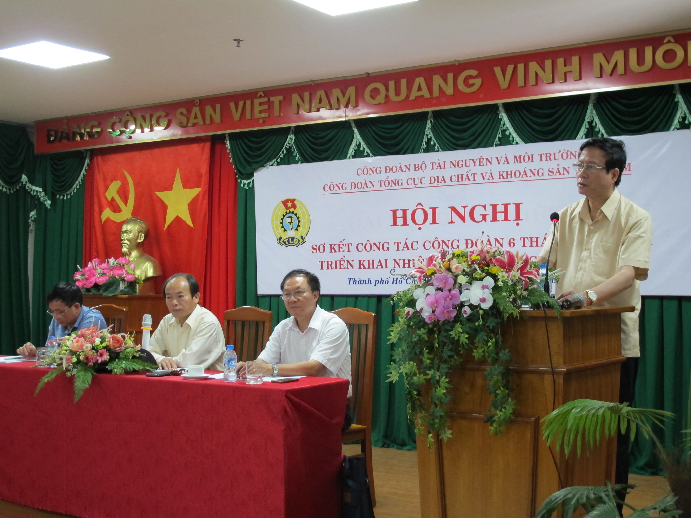 Đồng chí Bí Thư Đảng ủy, Tổng Cục trưởng Tổng cục Địa chất và Khoáng sản Việt Nam Đỗ Cảnh Dương phát biểu chỉ đạo Hội nghị