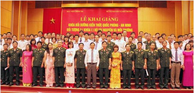 Sáng 13/5 tại Hà Nội, Bộ TN&MT đã tổ chức Lễ khai giảng khóa Bồi dưỡng kiến thức Quốc phòng – An ninh cho cán bộ đối tượng 2 (khóa 1).