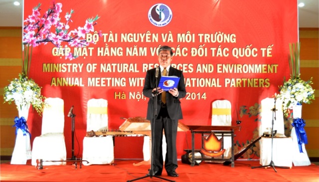 Bộ trưởng Bộ TN&MT Nguyễn Minh Quang phát biểu tại buổi gặp mặt