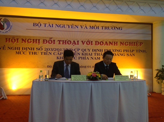 Thứ trưởng Bộ TN&MT Trần Hồng Hà và Tổng Cục trưởng Tổng cục ĐC&KS Nguyễn Văn Thuấn chủ trì Hội nghị